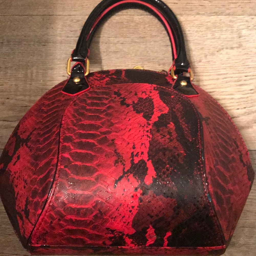 Red and black snake skin look